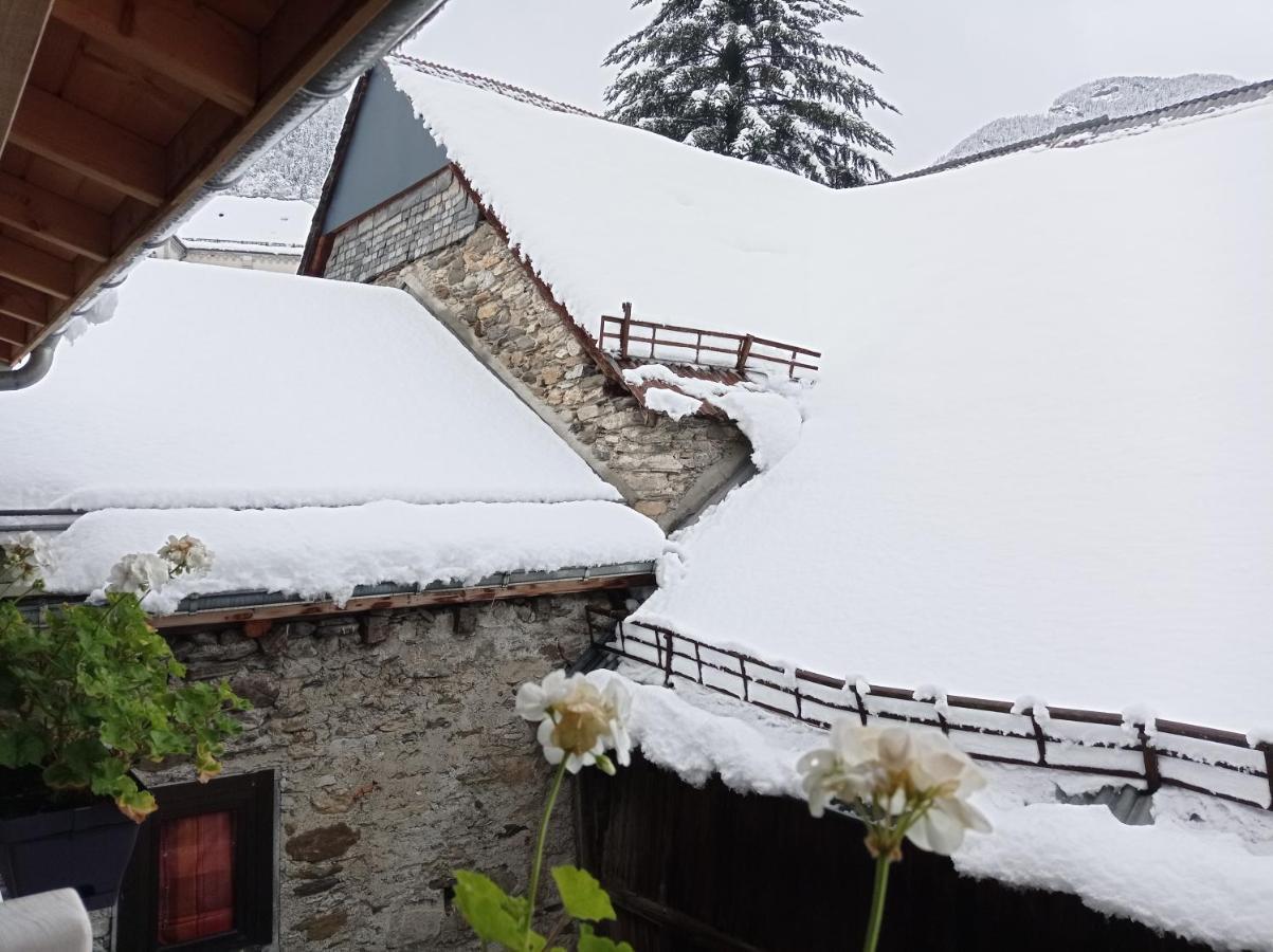 Le Montagnon Apartment Ларунс Екстериор снимка